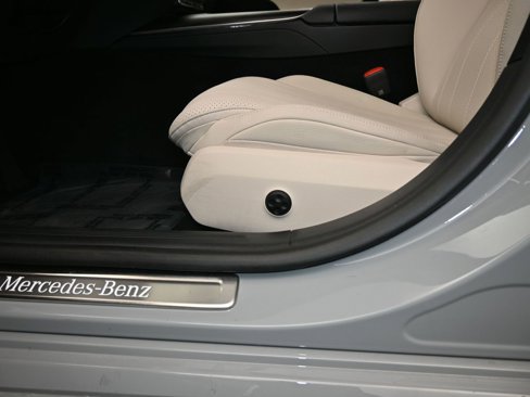Used 2025 Mercedes-Benz E 350 Sedan image 17