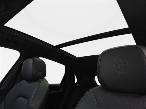 Used 2025 Porsche Cayenne image 30