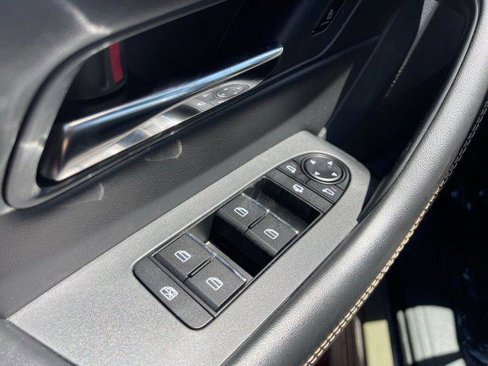New 2025 MAZDA CX-70 Plug-In Hybrid w/ Premium Plus image 26