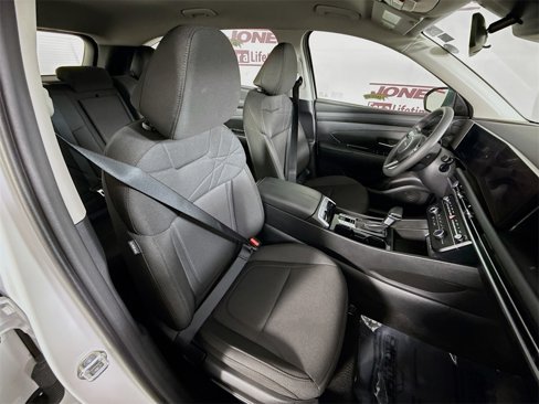 Certified 2025 Hyundai Tucson SE image 31