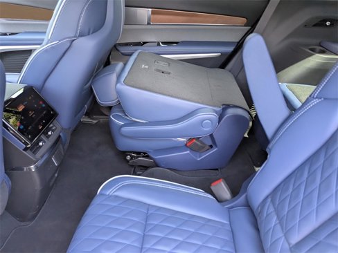New 2026 Cadillac Vistiq Premium Luxury image 11