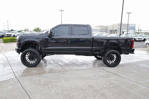 Used 2025 Ford F350 Platinum w/ Platinum Plus Package image 3
