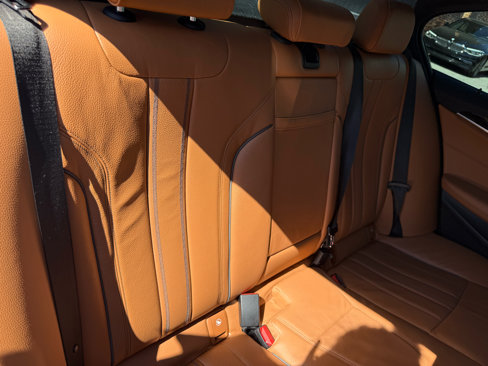 Used 2018 BMW 540i w/ Premium Package image 8