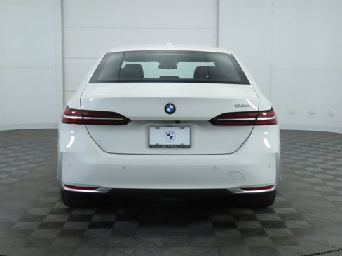 Used 2025 BMW 530i image 7