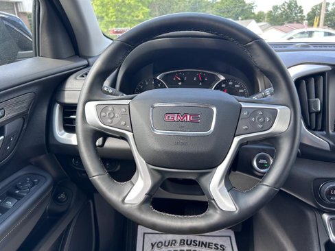 Used 2024 GMC Terrain SLT image 12