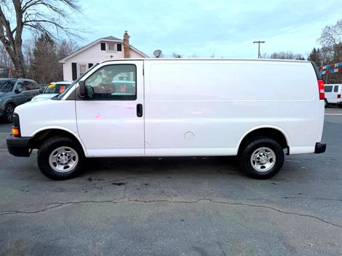 Used 2016 Chevrolet Express 2500 image 9
