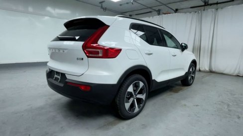 New 2026 Volvo XC40 B5 Plus w/ Protection Package Premier image 23