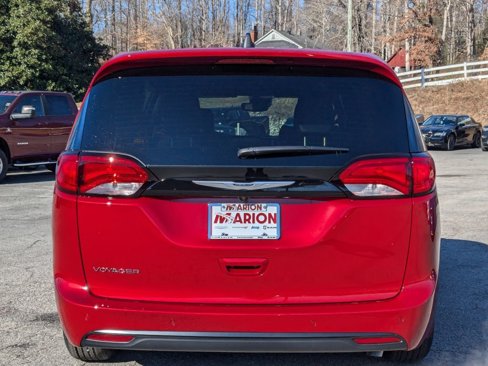 New 2025 Chrysler Voyager LX image 18