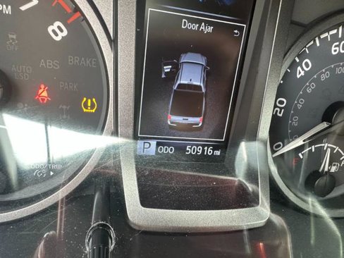 Used 2021 Toyota Tacoma TRD Off-Road image 17