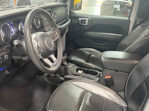 Used 2023 Jeep Wrangler Unlimited Sahara image 13