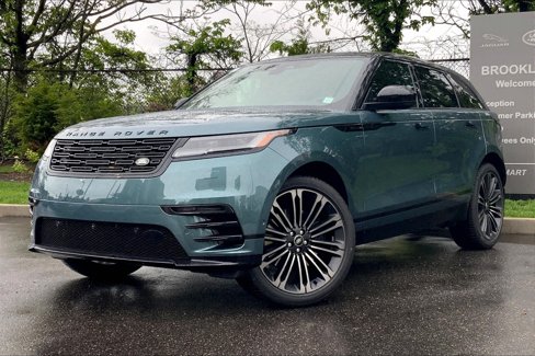 New 2026 Land Rover Range Rover Velar Dynamic SE image 1