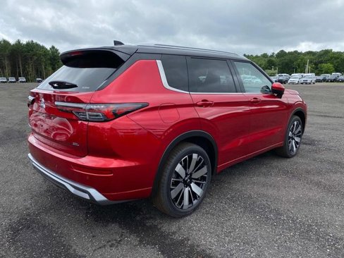 New 2025 Mitsubishi Outlander AWD image 3