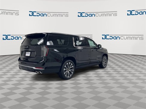 New 2026 Chevrolet Suburban High Country image 8