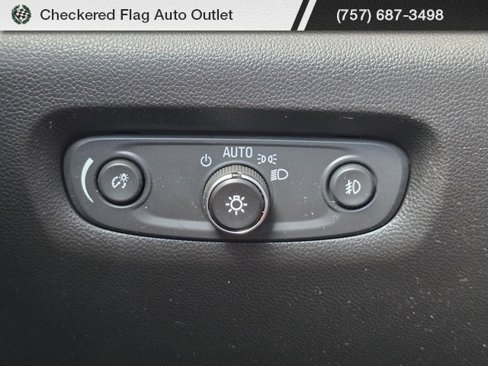 Used 2020 Chevrolet Traverse LT image 24