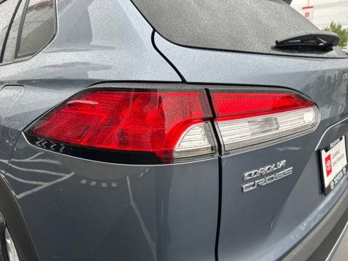 Certified 2025 Toyota Corolla Cross LE image 10