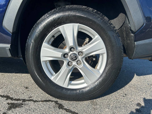 Used 2021 Toyota RAV4 XLE image 19