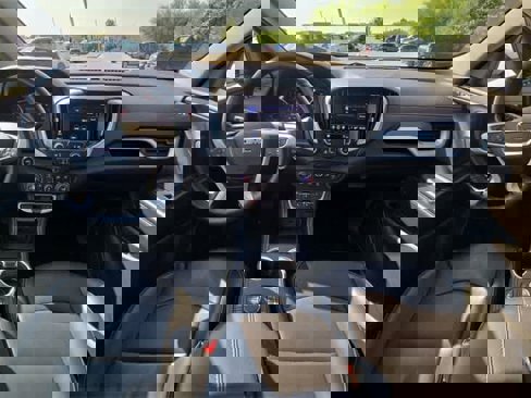 Used 2023 GMC Terrain SLT image 16