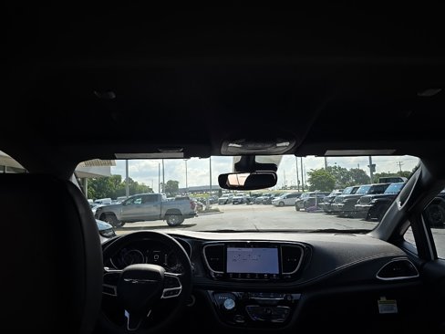New 2026 Chrysler Pacifica Select image 22