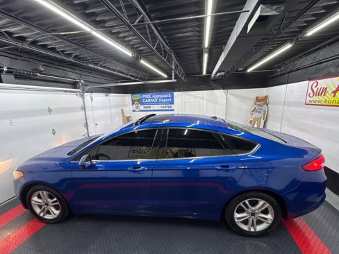 Used 2018 Ford Fusion SE image 1