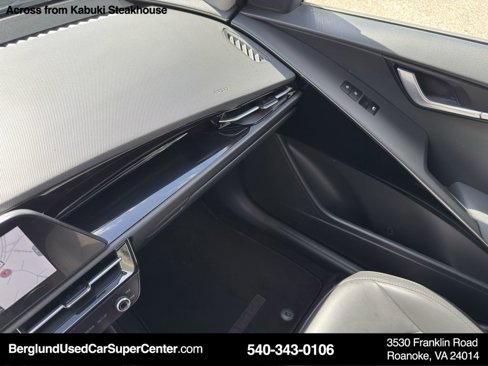 Used 2023 Kia Niro EX image 27