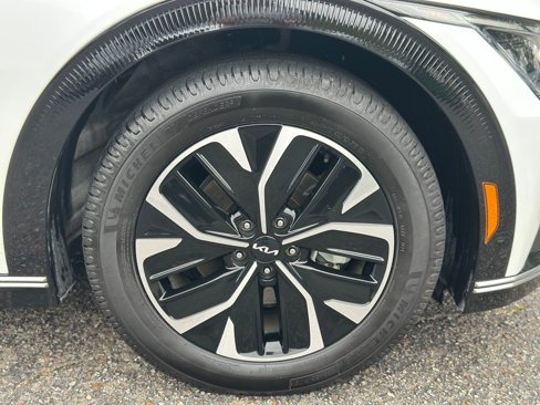 Used 2022 Kia EV6 Wind image 26