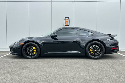 Used 2024 Porsche 911 Carrera image 2