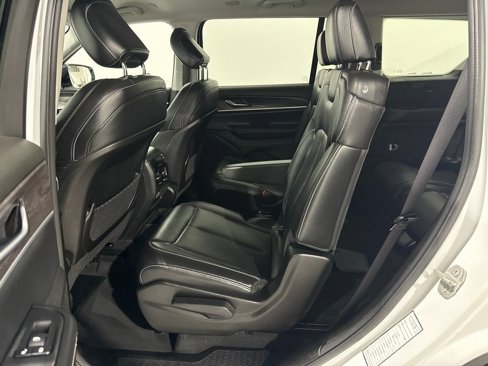 Used 2023 Jeep Grand Cherokee L Limited image 20