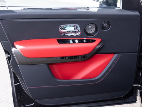 New 2025 Rolls-Royce Cullinan image 18