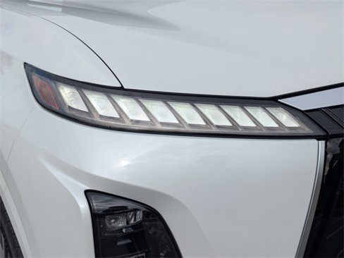 New 2025 INFINITI QX80 Sensory image 9