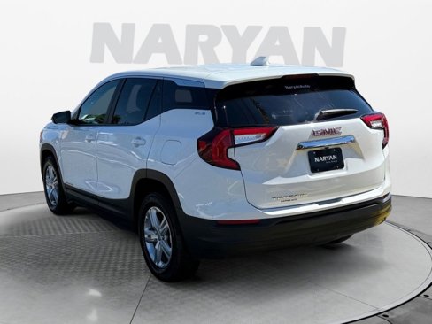 Used 2024 GMC Terrain SLE image 6
