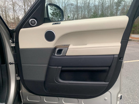 Used 2016 Land Rover Range Rover Sport HSE image 14