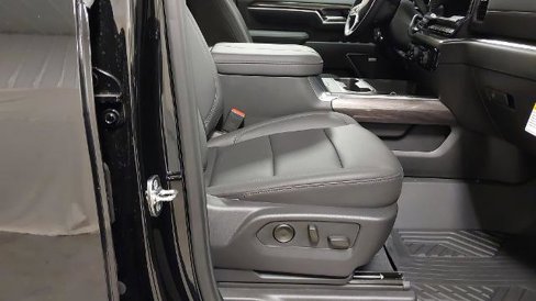 New 2025 Chevrolet Silverado 2500 LTZ w/ LTZ Convenience Package image 28
