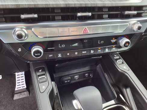 New 2025 Kia Telluride SX w/ SX Captain's Chair Package image 23