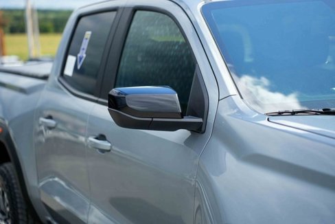 Used 2025 GMC Canyon AT4 image 9