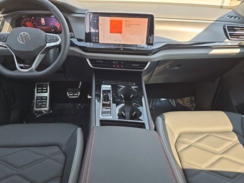 New 2025 Volkswagen Atlas Peak Edition SE image 14