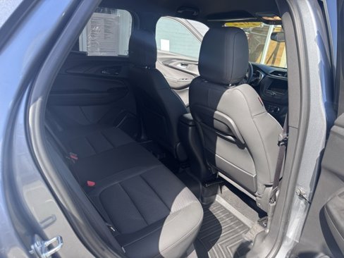 Used 2022 Chevrolet TrailBlazer RS image 12