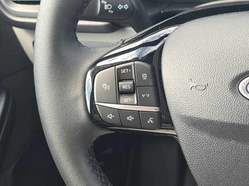 Used 2025 Ford Escape Platinum w/ Premium Technology Package image 30