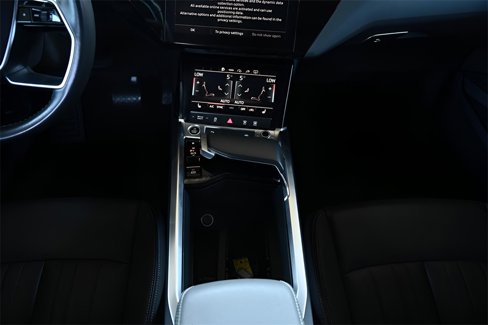 Used 2024 Audi Q8 e-tron Premium image 35
