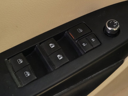Used 2019 Toyota Highlander XLE image 27