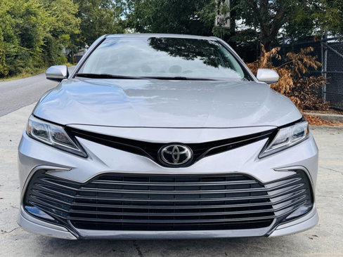 Used 2021 Toyota Camry LE image 2