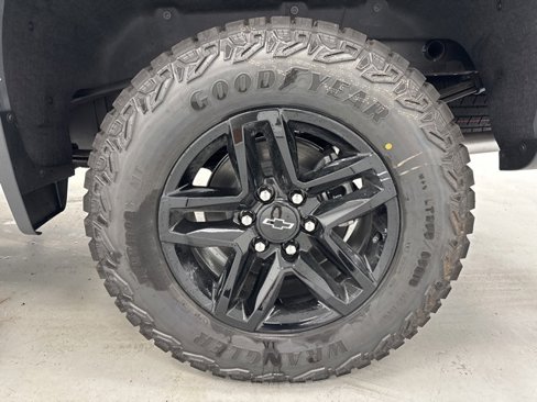 New 2026 Chevrolet Silverado 1500 Custom Trail Boss w/ LPO, Dark Essentials Package image 35
