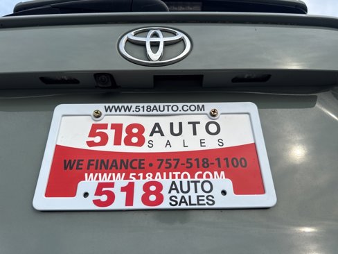 Used 2021 Toyota RAV4 XLE Premium image 12
