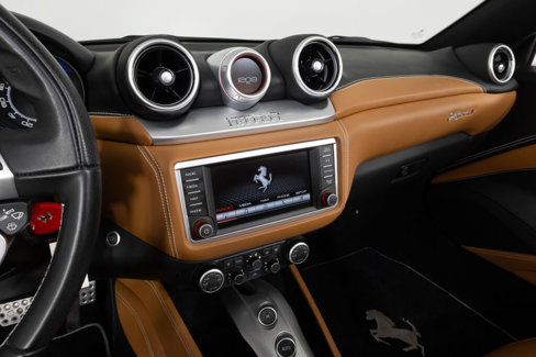 Used 2017 Ferrari California T image 37