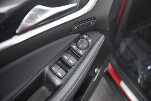 Used 2024 Buick Enclave Premium image 9