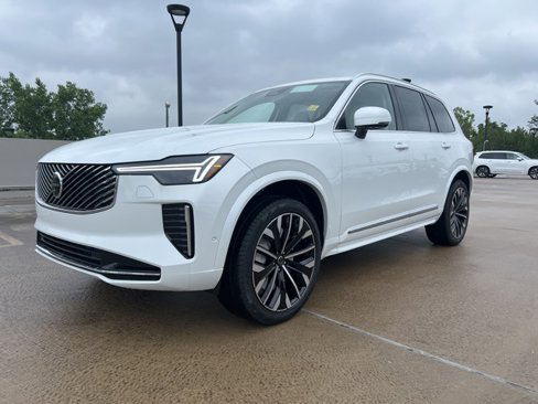 New 2026 Volvo XC90 B6 Ultra image 3