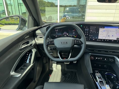 New 2025 Audi SQ5 Premium Plus image 11
