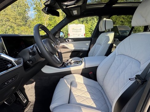 New 2026 BMW X5 M60i w/ Executive Package image 19