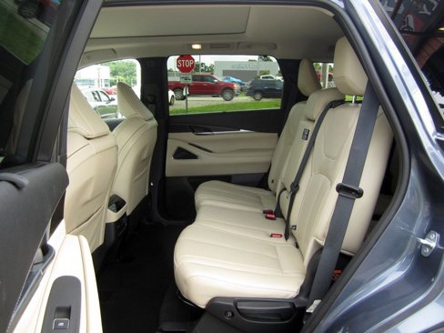 Used 2023 INFINITI QX60 Sensory w/ Cargo Package image 21