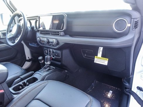 New 2025 Jeep Wrangler Sahara w/ Technology Group image 29