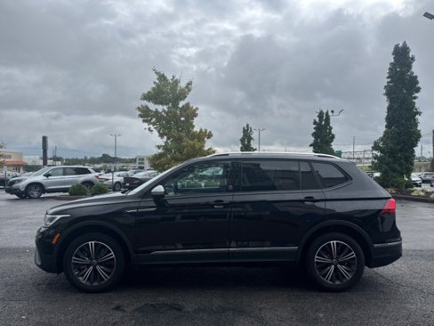 Used 2024 Volkswagen Tiguan Wolfsburg Edition image 16